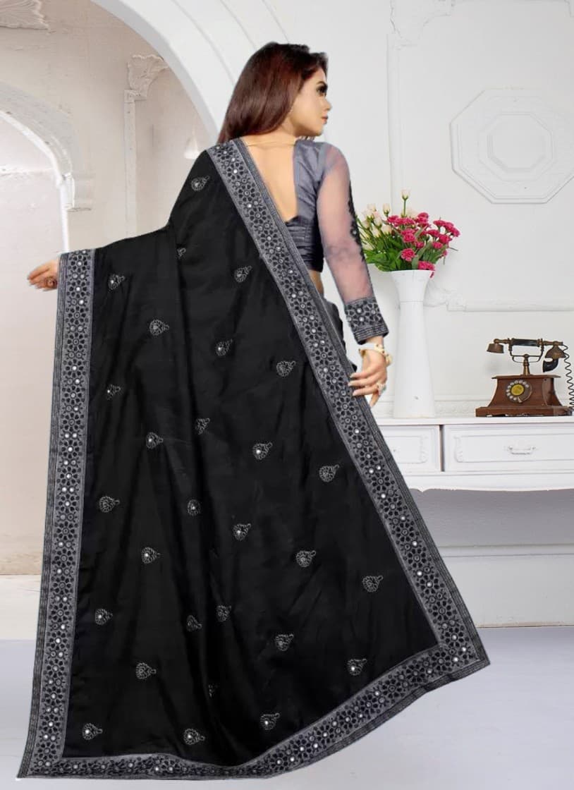ইন্ডিয়ান সফট জর্জেট এমব্রয়ডারি করা শাড়ি